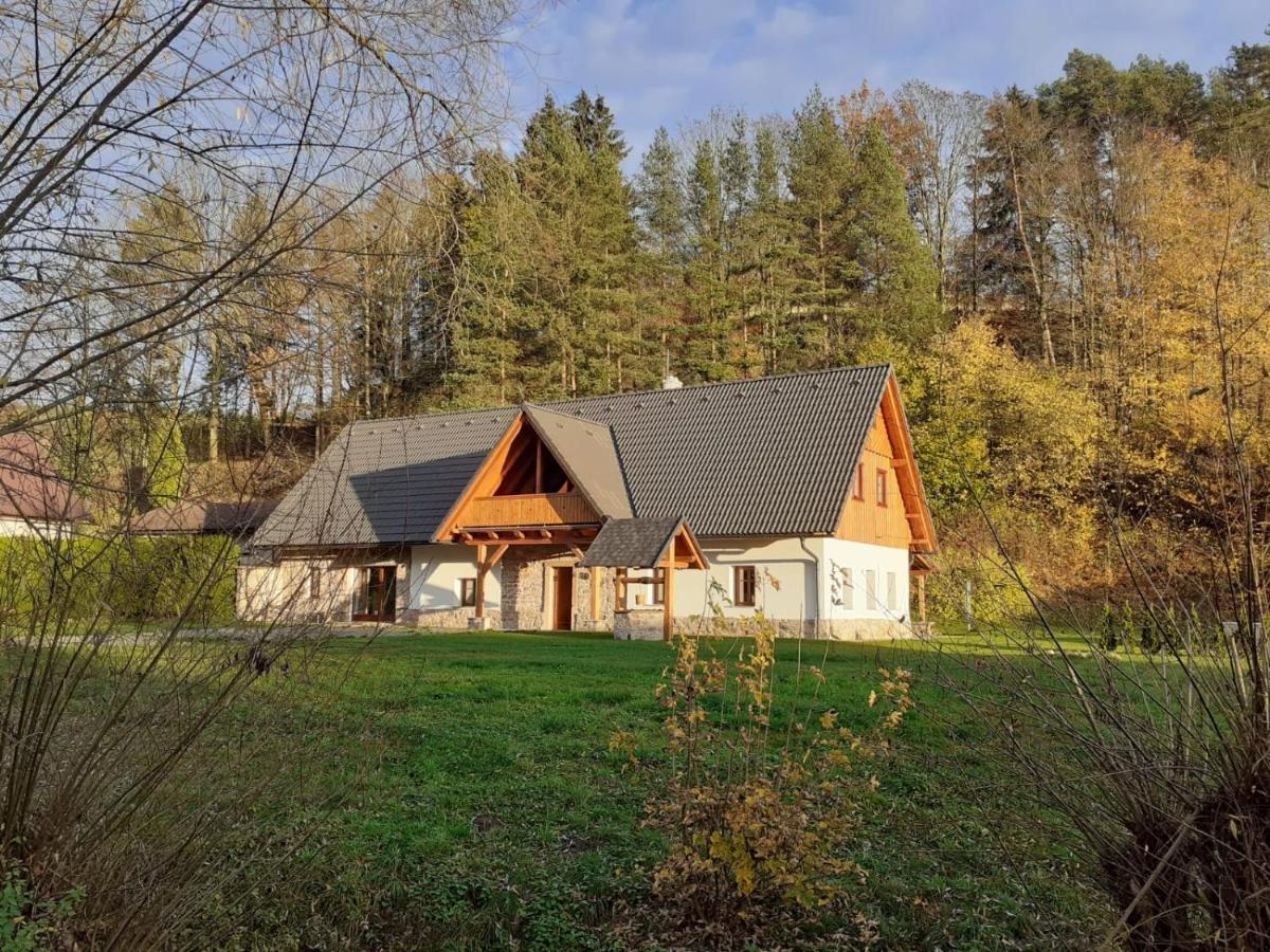 Вілла The Retreat Zdarky Екстер'єр фото